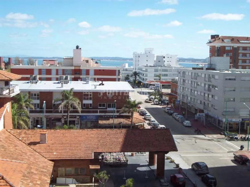 Alquiler Anual Apartamento Un Dormitorio Y Medio Con Vistas Al Mar