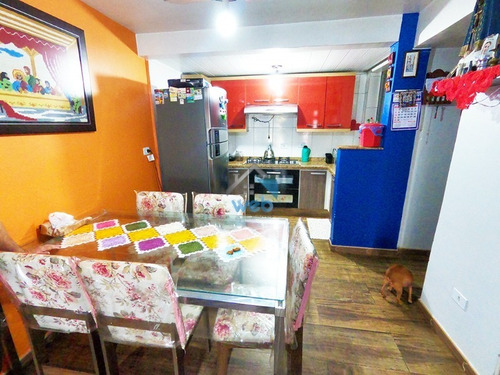Imagem 11 de 30 de Lindo Sobrado Isauro Trinco. Ótima Localização, Seguro, Com Churrasqueira E Cozinha Planejada. Na Região Do Cajuru. - Ca01226 - 69178302