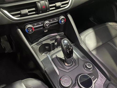 Alfa Romeo Giulia 2.0 200cv 200 Distinctive