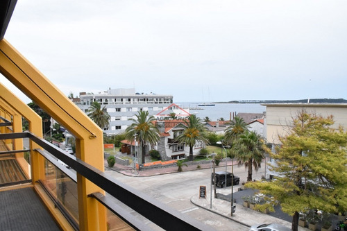 Apartamento En Peninsula, 3 Dormitorios *- Ref: 4768