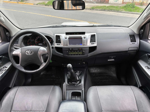 Toyota Hilux 3.0 Cd Srv Cuero 171cv 4x2