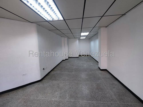 En Alquiler Estupendo Local Comercial En Los Caobos