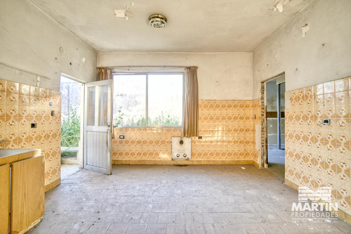 Casa A Reciclar De 277 M2.