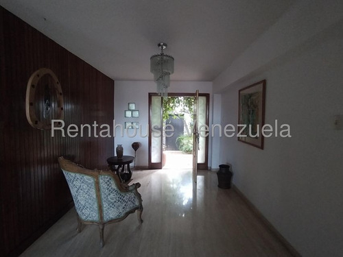 Casa En Venta En Prados Del Este Calle Cerrada Tres Niveles