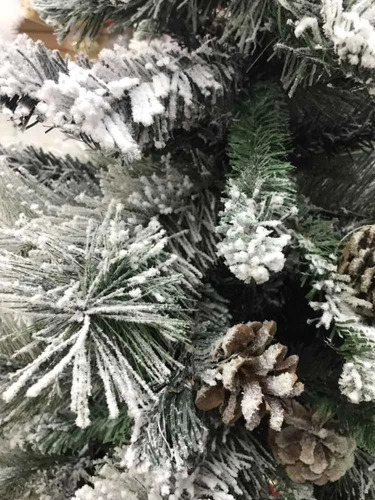 Árvore De Natal Luxo Pinheiro Com Neve Nevada Pinha 1,8m | Frete grátis