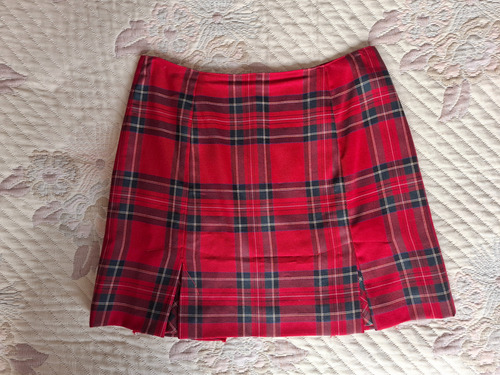 Minifalda Escocesa Lana, Forrada, Recta Con 4 Tablas. (Usado)