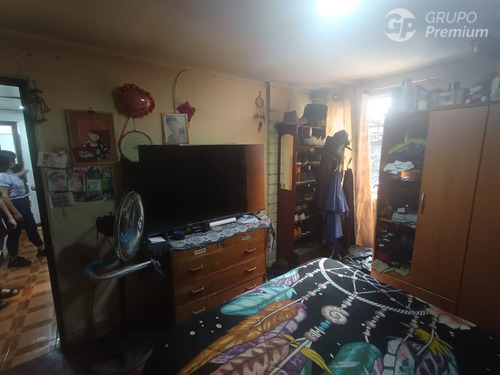 Casa Esquina En Venta De 5 Dorm. En Estación Central,