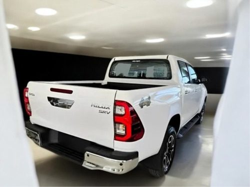 Toyota Hilux 2.8 D-4D TURBO DIESEL CD SRX 4X4 AUTOMÁTICO