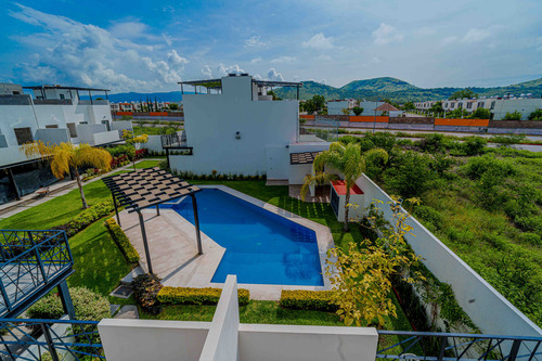 Casa En Venta En Santa Fe Xochitepec Morelos