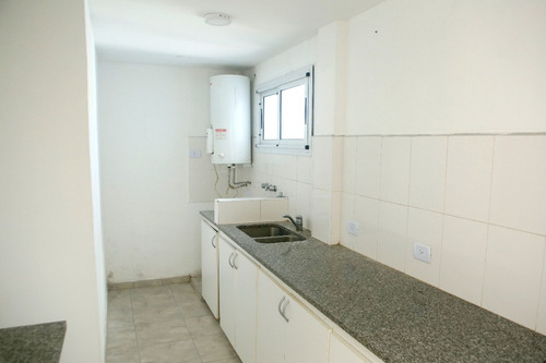 Depto En Venta 2 Dormitorios Con Balcon,la Plata