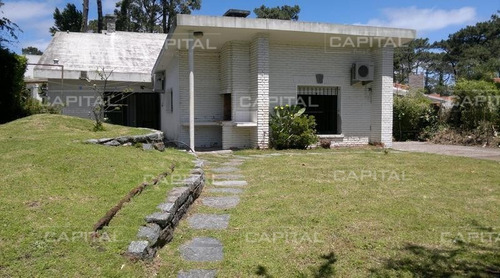 Casa Alquiler Mansa Punta Del Este- Ref: 25297