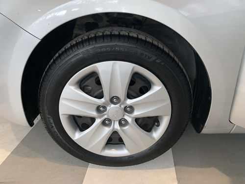 Imagen 9 de 15 de Kia Forte 2018 2.0 L 4 P At
