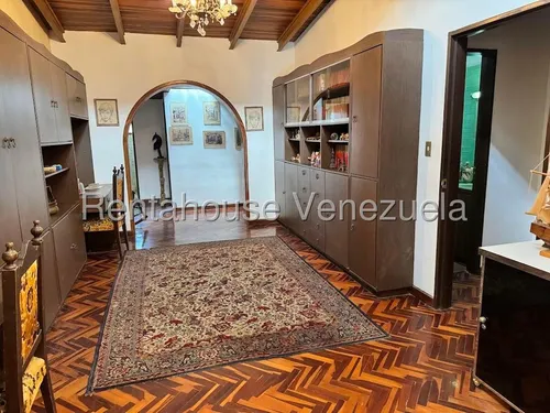 Amplia Casa En La Boyera