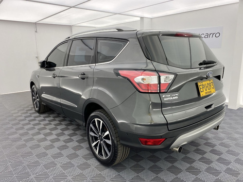 Imagen 8 de 25 de Ford Escape Titanium 2.0