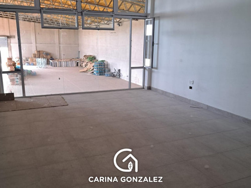 Edificio Comercial En Centenario Base Operativa