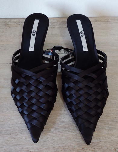 Imagen 2 de 7 de Mule Sueco Stiletto Zara Nuevos Sin Uso