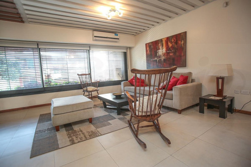 Imagen 7 de 30 de Casa En 3 Niveles De 4 Dormitorios, Jardín, Patio, Pileta, Quincho Y Parrilla - Caballito