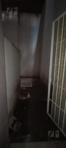 75m2 Con Dos Baños Y Patio.-