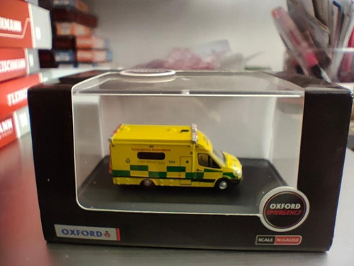 Imagen 7 de 7 de Ambulancia Oxford, Escala N, En Miniatura Mercedes Benz