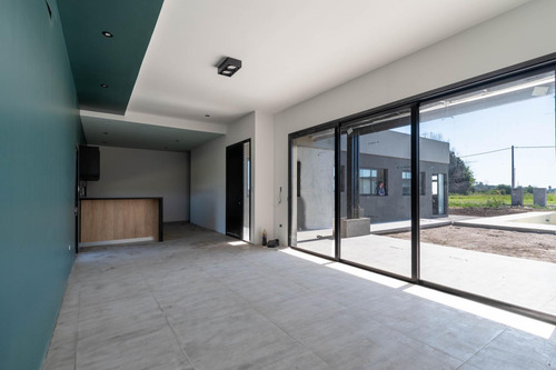 Casa En Venta 3 Dormitorios Ibarlucea