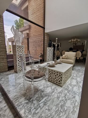 Casa En Venta En Bosques De Las Lomas Ya Remodelada Con Alberca (m2c330)