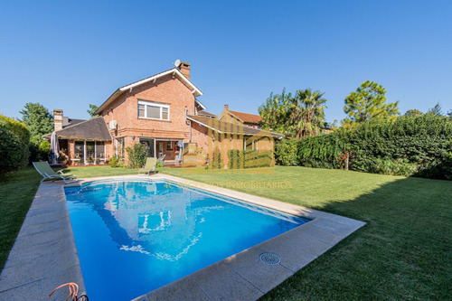 Excelente Casa 4 Ambientes + Playroom En Solares Del Talar C/ Piscina - Galeria - Parrilla - Lavadero - Riego - Ubicación Central