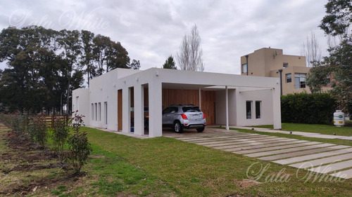 Imagen 6 de 13 de Venta - Casa En San Eliseo Golf