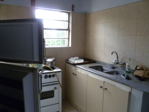 Imagen 3 de 14 de Oportunidad Para Vivir O Inversión, Casa De Altos Con Local Comercial Alquilado, Impecable Azotea Ideal Parrillero Y/o Barbacoa