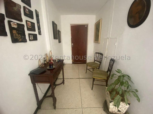 Espacioso Apartamento Y Muy Bien Conservado, Semi Remodelado. En Venta Terrazas Del Club Hípico Mls ##24-3971 Francis Zeppieri