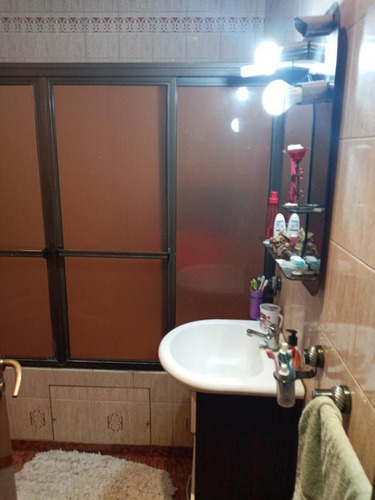 Imagen 9 de 21 de Venta Casa 4 Dorm. Lote 10x40 - 75 E/ 20 Y 21 - La Plata