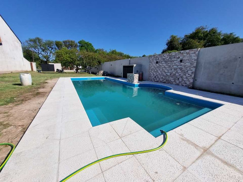 Imagen 11 de 13 de 600 M2 Con Muros Y Gran Piscina. Los Tucanes