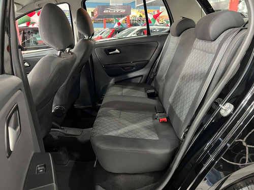 Imagem 6 de 20 de Volkswagen Fox 1.6 Msi Trendline 8v 2015