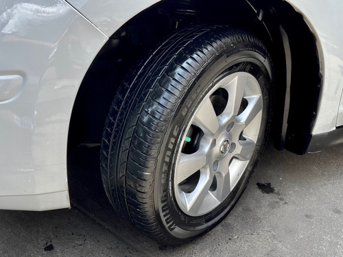 Imagen 10 de 15 de Nissan Tiida 2015