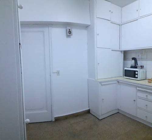 Vendo Antiguo Dpto. 142 Metros, Frente A Cerro Santa Lucia