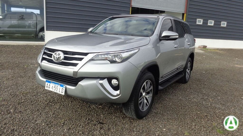 Toyota Hilux Sw4 Srx 4x4 At 7 Asientos/cuero