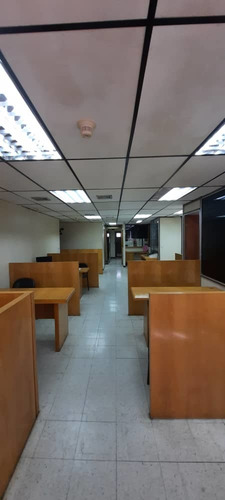 Imagen 8 de 13 de Vendo Oficina 220m2 Los Dos Caminos 1418