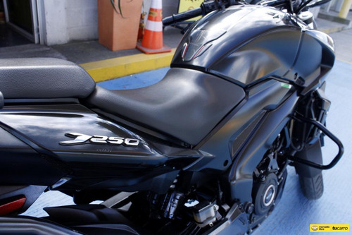 Imagen 17 de 25 de Bajaj Dominar 250