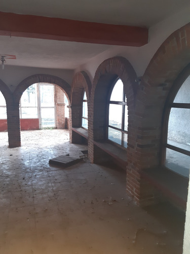 Se Vende Terreno Con Casa Para Remodelar En San Gaspar Tlahuelilpan, Metepec