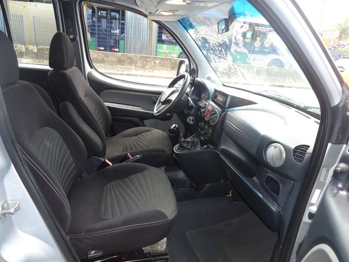 Fiat Doblo 2017 1.8 Flex 7 Lugares Prata