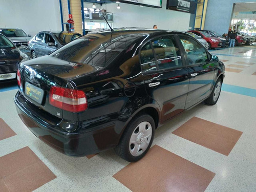 Volkswagen Polo Sedan 1.6 Mi 8v Flex 4p Manual