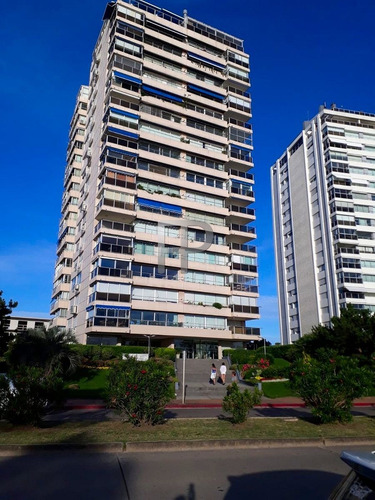 Imagen 2 de 12 de Apartamento En Venta Punta Del Este 3 Dormitorios