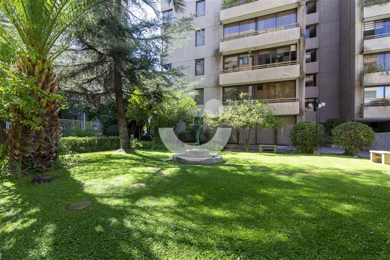 Departamento En Venta De 2 Dorm. Estac Y Bod. En Las Condes