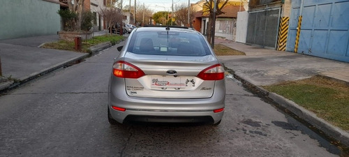 Imagen 7 de 17 de Ford Fiesta Kinetic Design 1.6 Sedan Titanium Powershift