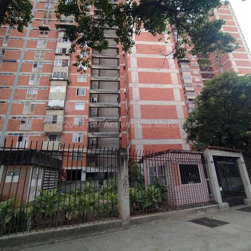 Apartamento En Venta Ubicado En La Av. Libertador