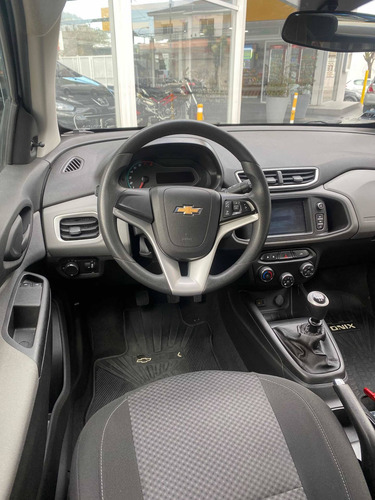 Imagen 5 de 7 de Chevrolet Onix 2018 1.4 Lt 98cv