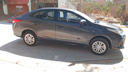 Toyota Yaris 1.5 Core Sedan Mt