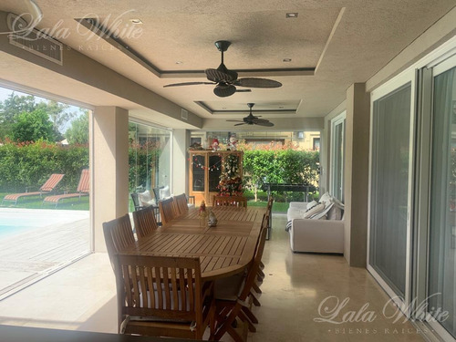 Imagen 18 de 30 de Venta - Casa En Saint Thomas Este