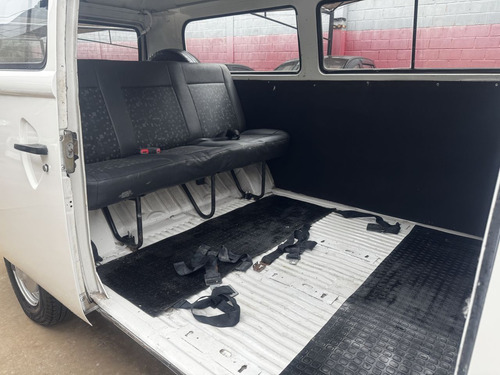 Volkswagen Kombi 1.4 FLEX STD 9 LUGARES