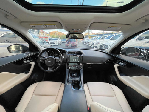 Imagen 10 de 15 de Jaguar F-pace Americano