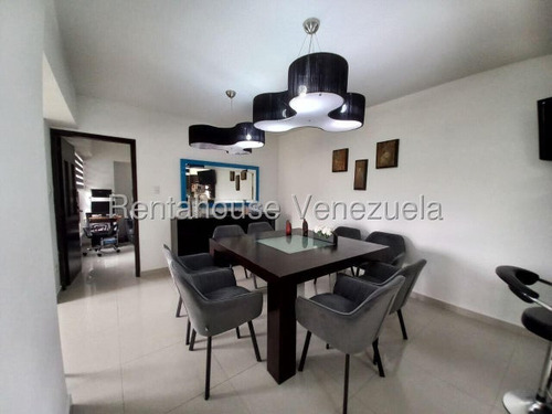 Maritza Lucena Vende Amplio Apartamento Este De Barquisimeto